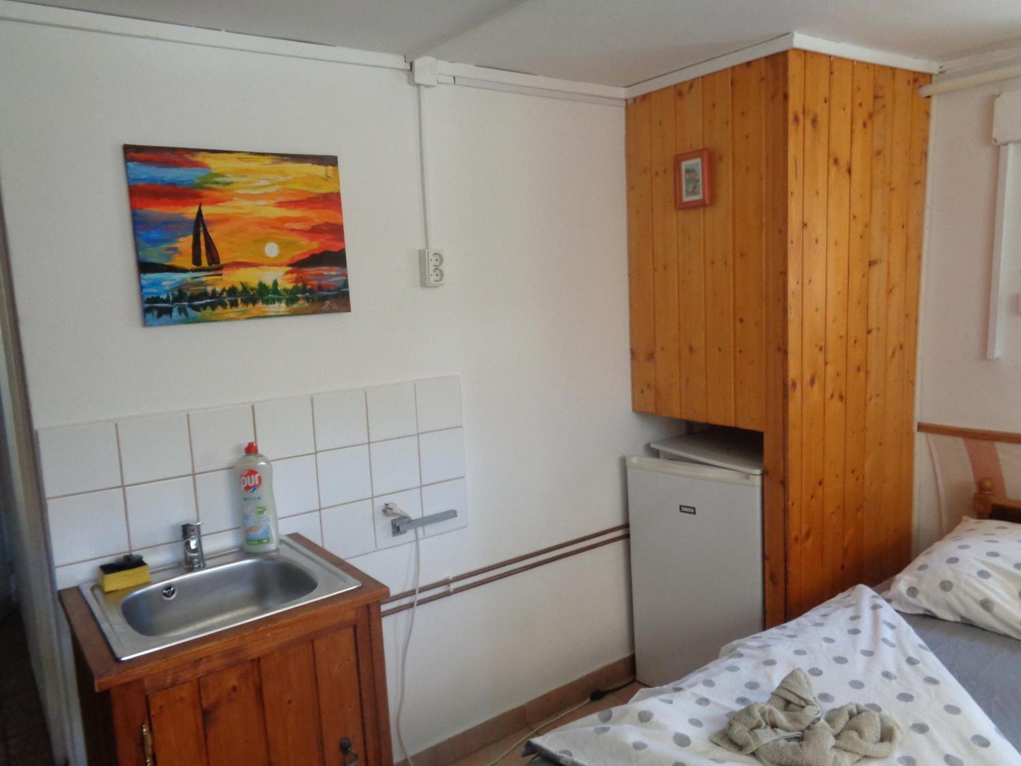 Irenke Vendeghaz Apartment Alsópáhok Bagian luar foto