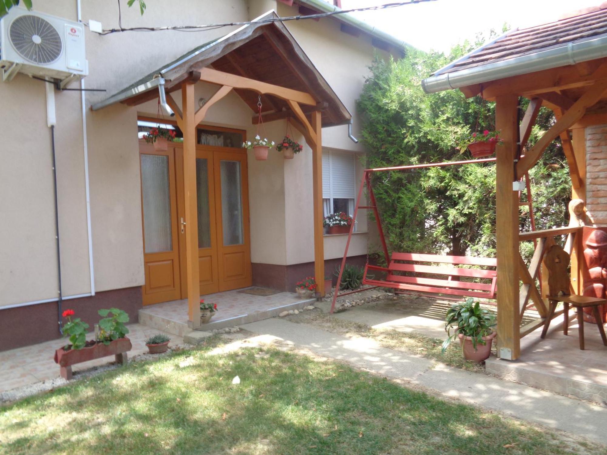 Irenke Vendeghaz Apartment Alsópáhok Bagian luar foto