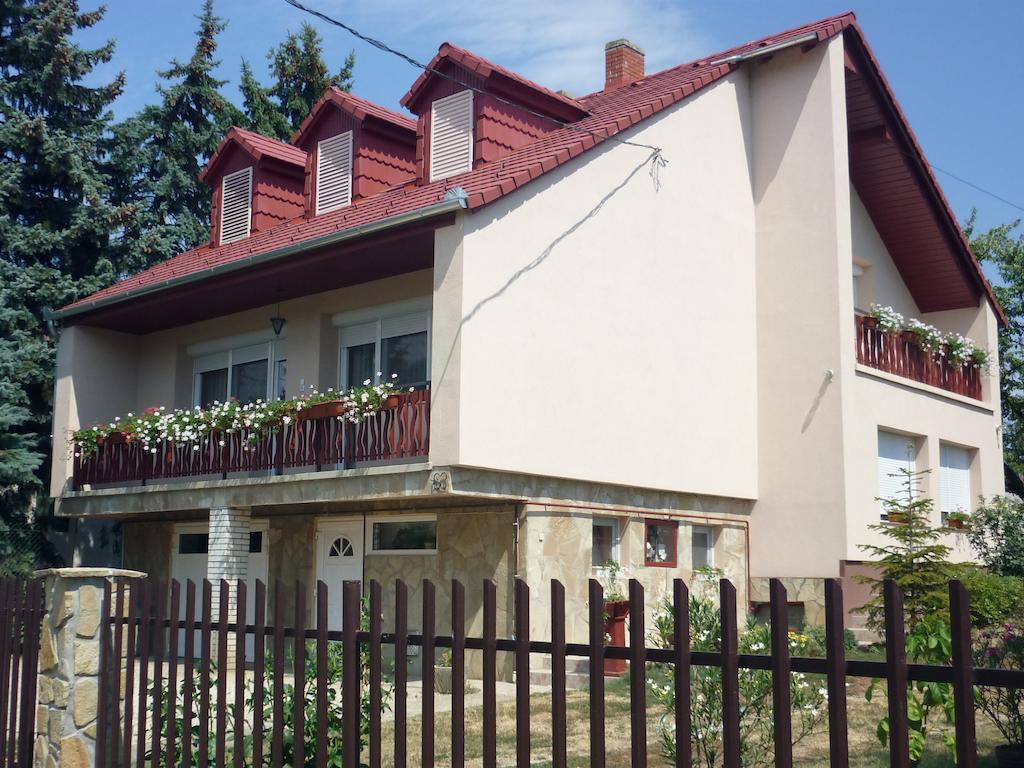Irenke Vendeghaz Apartment Alsópáhok Bagian luar foto